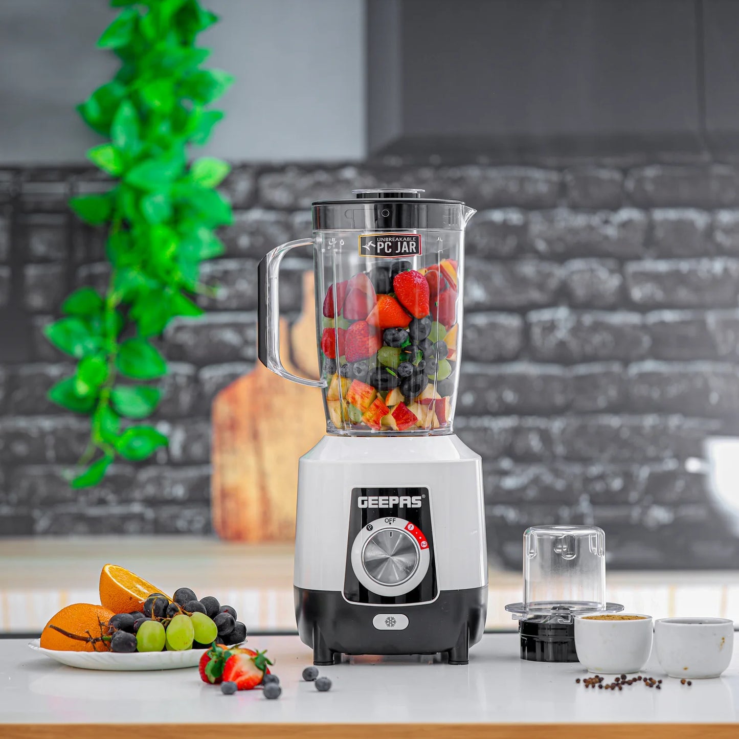 Geepas 2-in-1 Blender, Powerful Motor with 2 Speed Setting and Pulse/ Transparent Jars with Stainless Steel Blade, Grinder Attachment White and Black
