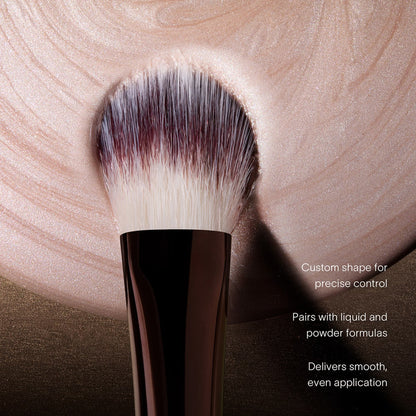Hourglass No. 16 Highlighter Brush